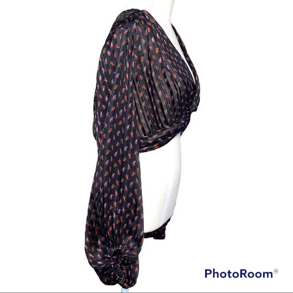 Zara Crop Twist Top Paisley Long Sleeve black red medium - Picture 4 of 6